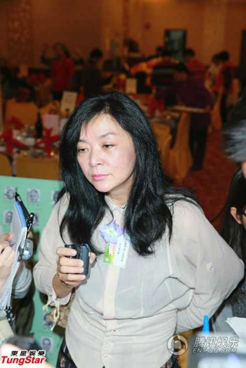 Gương mặt của Trần Ngọc Liên khá mệt mỏi và xuống sắc nhiều.