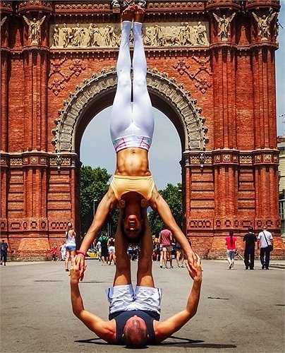 Tài khoản Instagram của cặp đôi hiện hút hơn 254.000 người theo dõi.