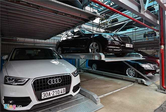 Với thiết kế 4 tầng, diện tích lắp dựng giàn thép là 412 m2, bãi đỗ xe cao tầng chứa tối đa 91 ôtô dưới 7 chỗ ngồi.