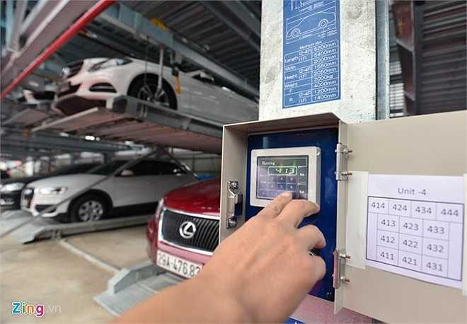 Hệ thống giàn đỗ gồm có 7 block hoạt động theo công nghệ xếp hình của Nhật Bản. Mỗi block chứa được 13 xe, điều khiển đơn giản bằng bảng điện tử cảm ứng. Thời gian lấy và gửi xe chỉ diễn ra trong khoảng 2 phút.