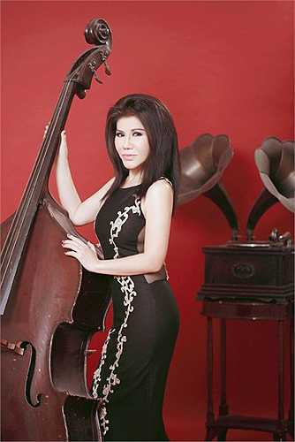 Chị chia sẻ rằng chị và ông xã đã có duyên nợ với nhau từ khi còn nhỏ lúc sinh sống tại Việt Nam. Gặp nhau tình cờ trong một buổi sinh nhật và cứ như thế quý mến nhau như những người bạn trong cuộc sống, lâu lâu điện thoại hỏi thăm nhau.