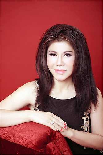 'Và với chúng tôi, chuyện gì cũng có duyên, ông trời cho thì mình lấy, nguyện theo ý trời và luôn sát bên nhau dù sướng vui hay khổ đau'. Hỏi bí quyết có được một tình yêu đẹp như vậy, với Sơn Tuyền thì không có bí quyết gì cả, chỉ cần sống với nhau là phải nể và trân trọng nhau thì sẽ lâu dài. 