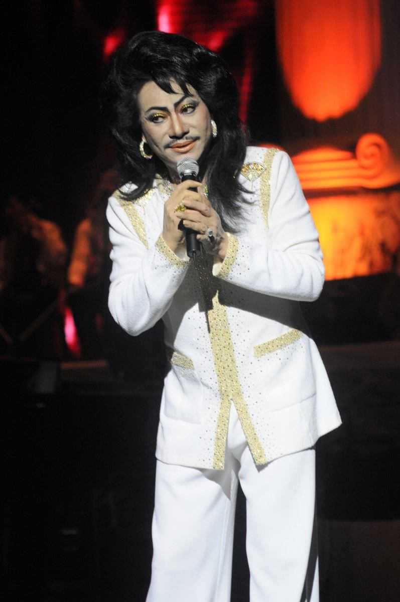 (VTC News) - Hơn 20 năm gắn bó với nghiệp cầm ca, có lẽ với sự cố gắng và nỗ lực hết mình, danh ca Tuấn Anh đã chiếm trọn trái tim của khán giả hâm mộ trên khắp thế giới.