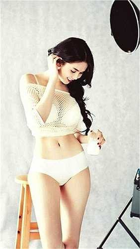 Có được ngôi vị này là bởi Ngọc Trinh là người mẫu đồ lót sở hữu nhiều lợi thế. 