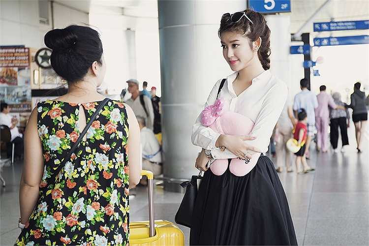 Chiều qua (24/4), Huyền My vừa có mặt tại sân bay Tân Sơn Nhất.