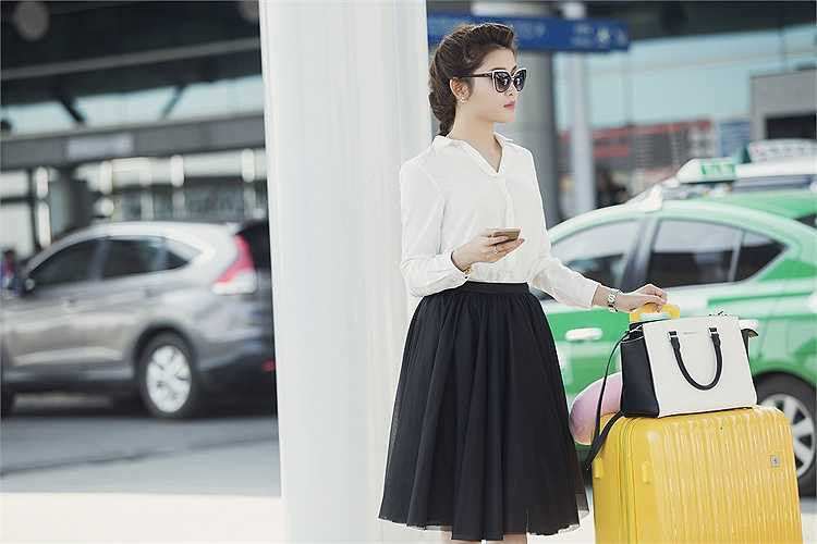 Cùng ngắm thêm những hình ảnh đẹp của Huyền My tại sân bay: