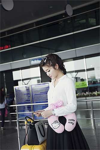 Cô thường diện những set đồ thanh lịch.