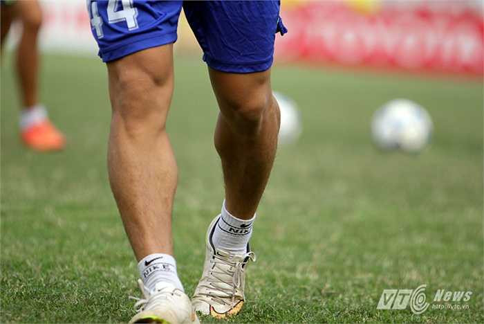 Đây là đôi chân của tiền đạo Công Phượng