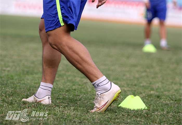 Tiền đạo quê Đô Lương (Nghệ An) có bắp chân thuộc vào hàng to nhất đội HAGL.