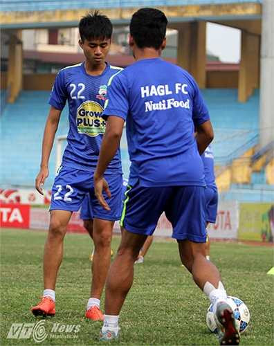 Ở trận đấu trên sân Hàng Đẫy chiều nay, nhiều khả năng Thanh Hậu sẽ được tung vào sân ngay từ đầu để chơi cùng Tuấn Anh ở khu vực giữa sân.