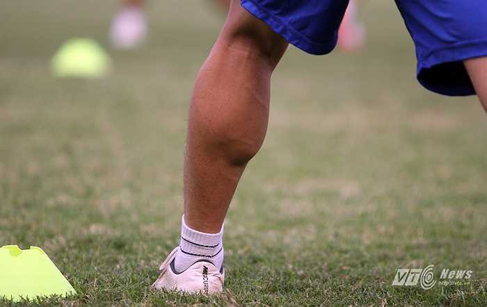 Bắp chân của Công Phượng có thể còn phát triển hơn nữa.