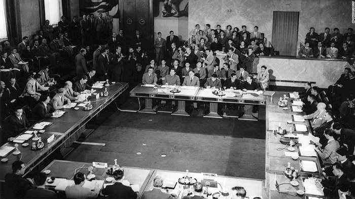Ngày 21/7/1954, Hiệp định Geneva chia đôi Việt Nam thành hai miền Nam – Bắc, lấy vĩ tuyến 17 làm ranh giới. Chính quyền Việt Nam Cộng hòa do Mỹ hậu thuẫn tạm thời kiểm soát miền nam đất nước. Ảnh: AFP
