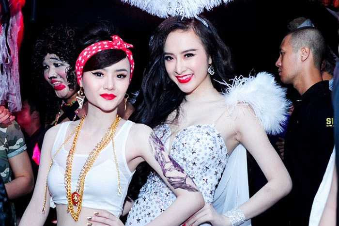 Phương Trang nối gót đàn chị, chạy theo trào lưu sexy.