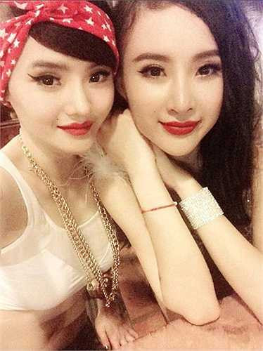 Nhan sắc Phương Trang không bằng đàn chị, nhưng độ hở bạo thì mạnh tay hơn nhiều.