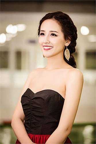 Hoa hậu Việt Nam 2006 quyến rũ mọi ánh nhìn.