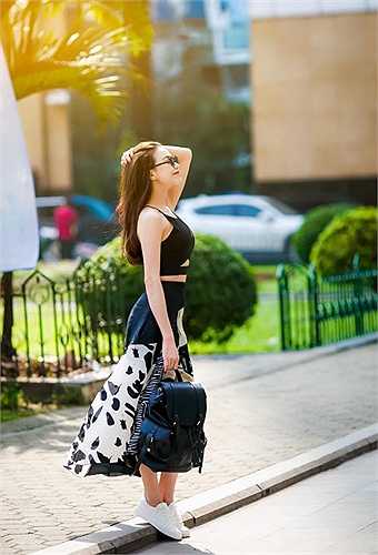 Phong cách thời trang ngày càng được đánh giá cao của Trà Ngọc Hằng.