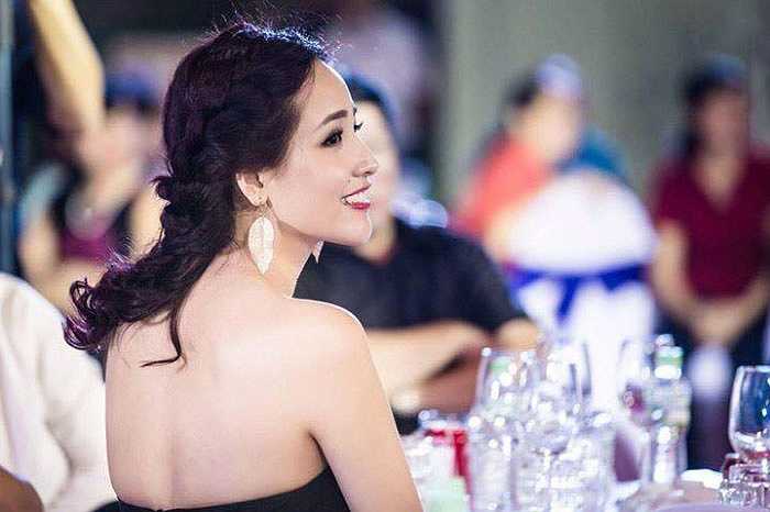 Người đẹp ngày càng tỏa sáng nhan sắc.