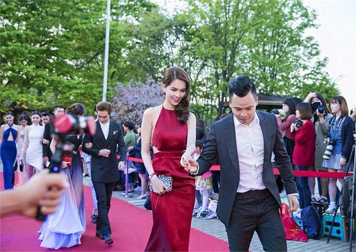 Năm ngoái, Ngọc Trinh từng xuất hiện trong chương trình này với tư cách khách mời và có cơ hội chụp ảnh cùng nam tài tử Kim Woo Bin.