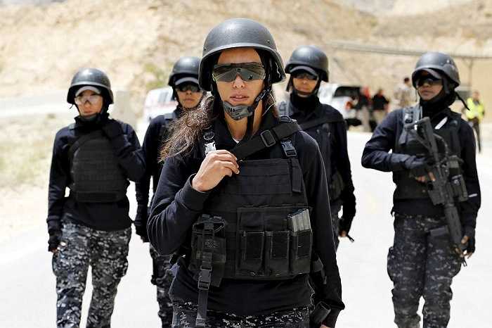 Các thành viên đội nữ cảnh sát Jordan