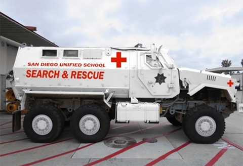 Trường học nhận xe chống mìn hơn 700.000 USD