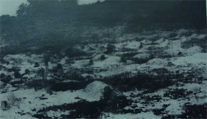 Nghĩa địa tù binh Phú Quốc do Mỹ - Ngụy lập ra, là nơi chôn cất hàng ngàn tù binh cộng sản kiên trung do chúng sát hại.