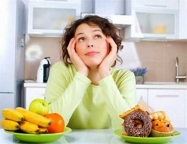 4. Ăn vặt những thức ăn có đường trước khi đi ngủ là một ý tưởng thực sự xấu. Đường có thể phá vỡ các chất hóa học trong cơ thể của bạn và làm bạn thức giấc vào ban đêm. 