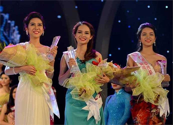 'Cuộc thi Nữ sinh thanh lịch ĐH Quốc gia Hà Nội diễn ra trong vòng 4 tháng, mình đã tự rèn luyện bản thân cả về hình thể lẫn kiến thức cho các vòng thi phụ như Đại sứ thể thao hay Đại sứ trí tuệ'. 