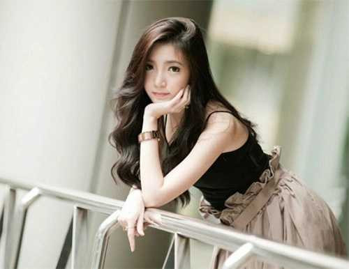 Pam Pam được giới trẻ biết đến với nickname 'hot girl sữa rửa mặt' bởi làn da trắng và gương mặt thuần khiết tự nhiên giúp cô liên tục nhận những đơn đặt làm mẫu quảng cáo cho các hãng sữa rửa mặt ở Thái Lan.