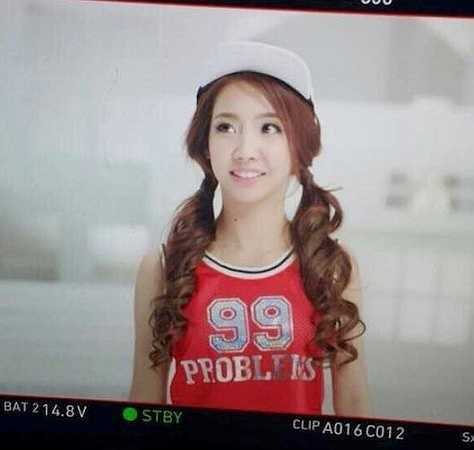 Chỉ là vũ công đường phố song Lita từng giành nhiều giải thưởng lớn trong các cuộc thi nhảy như giải nhất Ovaltine Dancing Contest 2006, 2007, 2008, vô địch Queen Symbol Terdtai lần thứ 72 (năm 2004), giải nhất YoYo Land Singing and Dancing 2004, giải nhất B-Boy and B-Girl 2009, 2010… Ảnh: FBNV. 