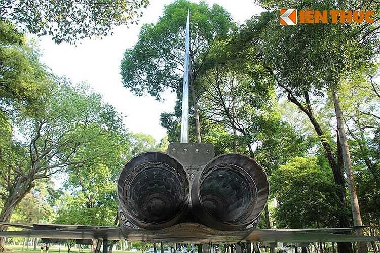 Hai động cơ này cho phép F-5E đạt tốc độ tối đa 1.700km/h, tầm bay 3.720km, trần bay 15.800m, vận tốc leo cao 175m/s. 