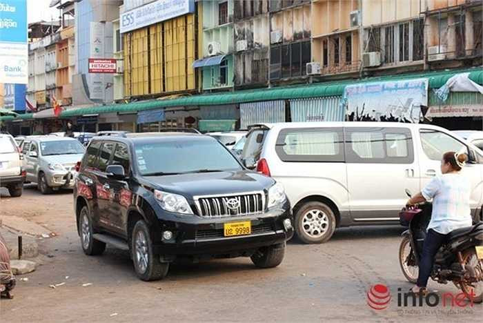 Những chiếc siêu xe, xe sịn không phải là điều lạ lẫm với người dân Lào 