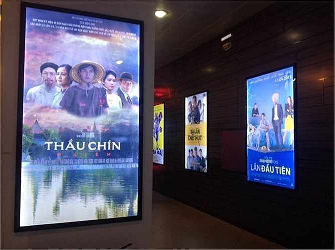 Từ ngày 20/4 đến 20/5, Trung tâm chiếu phim Quốc gia (87 Láng Hạ) chiếu miễn phí các bộ phim truyện và tài liệu mừng 40 năm thống nhất đất nước như: Đỉnh cao chiến thắng, Đường xuyên rừng, Những đứa con của làng và Thầu Chín ở Xiêm... Vé miễn phí phát vào 15h hàng ngày tại sảnh tầng 1 của Trung tâm.