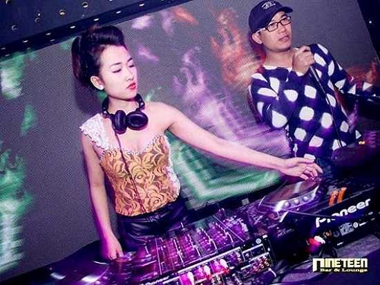 DJ Trang Moon là một trong những cái tên nổi tiếng nhất trong thời gian qua.