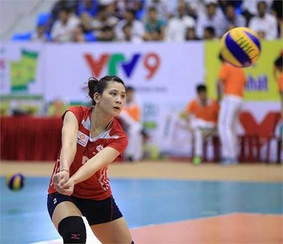 Hay cười, cười rất tươi, nhưng cũng hay...khóc nhè, năm 13 tuổi, Âu Hồng Nhung từng 'ăn vạ' bố mẹ để được xuống Hà Nội theo học bóng chuyền.