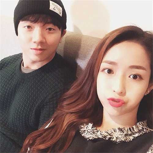 Việc Hyun Kyung có người yêu khiến nhiều chàng trai cảm thấy tiếc nuối. Cô cho biết, hai người đã hẹn hò được 8 năm.