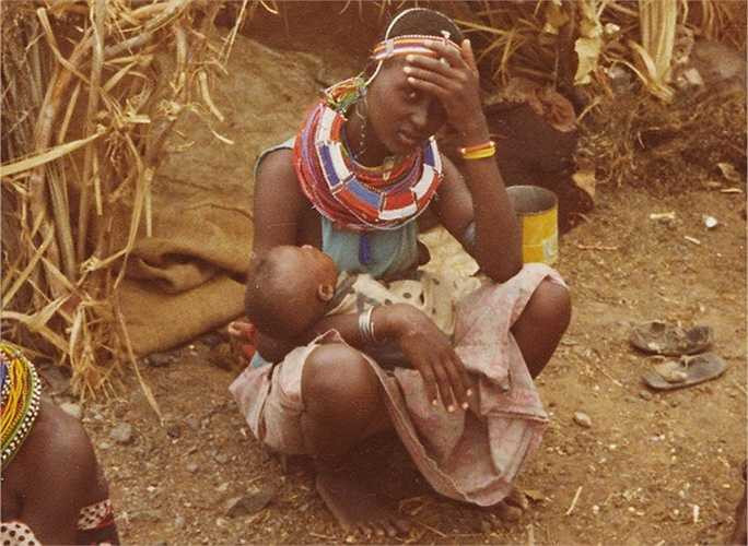 Hôn nhân cận huyết, cộng với bệnh tật, chết sớm là những nguy cơ khiến bộ tộc El Molo có thể biến mất trên hành tinh này trong thời gian không xa.