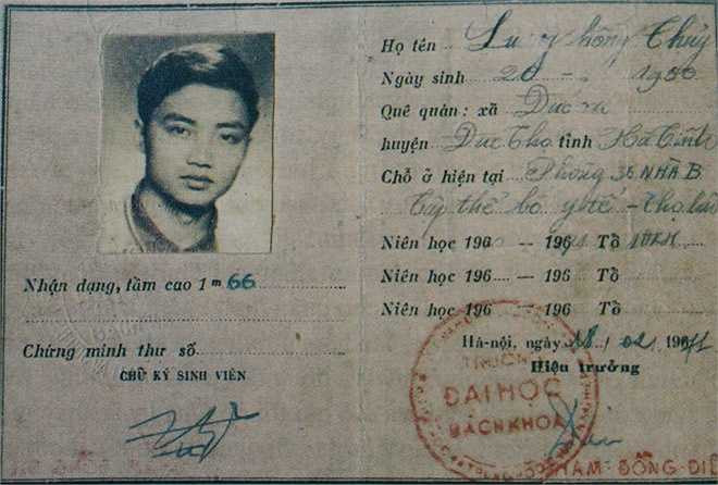 Thế hệ 'xếp bút nghiên lên đường chiến đấu' khi ấy gồm các sinh viên, cán bộ giảng dạy của hơn 30 trường đại học, trung học miền Bắc, chủ yếu là thủ đô Hà Nội, từ Bách khoa, Tổng hợp, Sư phạm, Kinh tế Kế hoạch (ĐH Kinh tế quốc dân), Mỏ - địa chất, Y dược, Mỹ thuật, Thể dục thể thao... Ra đi từ giảng đường, họ được huấn luyện một thời gian rồi được bổ sung vào các đơn vị vào thẳng chiến trường.