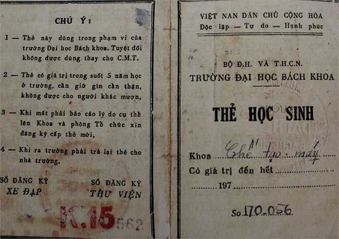Thẻ sinh viên Đại học Bách khoa Hà Nội. Từ mái trường này, hơn 3.000 cán bộ, sinh viên nhập ngũ trong suốt những năm kháng chiến, trong đó riêng ngày 6/9/1971 có hơn 600 cán bộ giáo viên, sinh viên tòng quân.