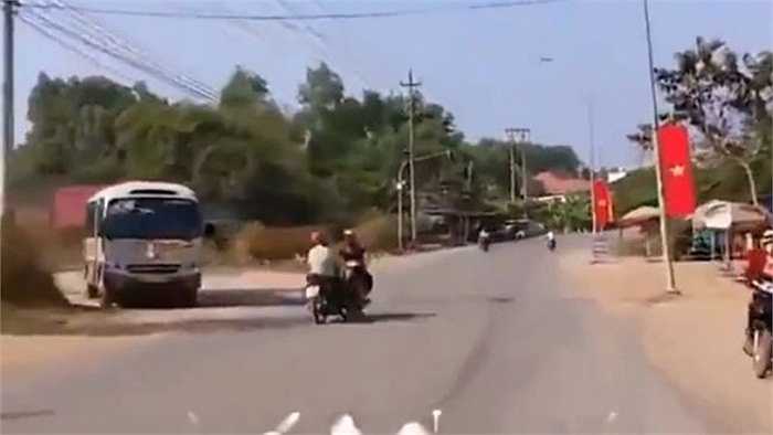 Một đoạn video khác được đăng tải trên Youtube về tai nạn ở Việt Nam cũng thu hút được nhiều độc giả quốc tế