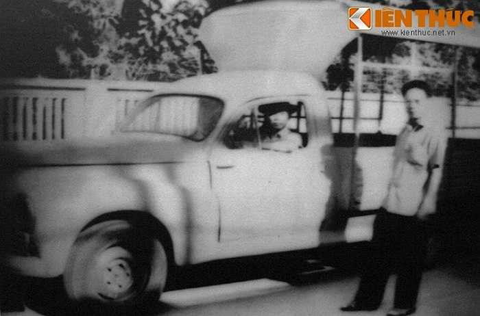 Dù rủi ro cao hơn, nhưng xe ô tô cũng được dùng để chở các loại vũ khí đã được ngụy trang. 