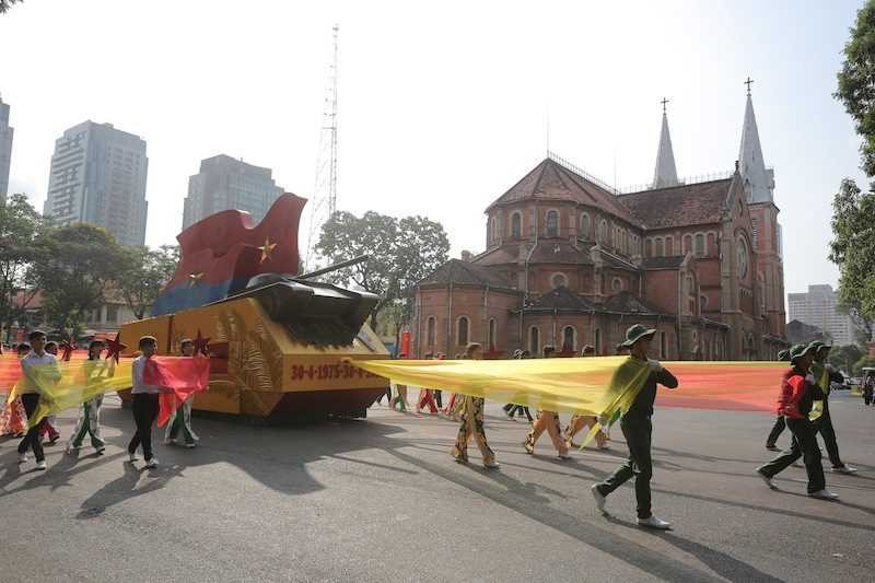 Hình ảnh đầu tiên lễ diễu binh mừng 40 năm ngày thống nhất