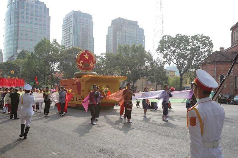 Hình ảnh đầu tiên lễ diễu binh mừng 40 năm ngày thống nhất