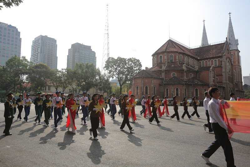 Hình ảnh đầu tiên lễ diễu binh mừng 40 năm ngày thống nhất