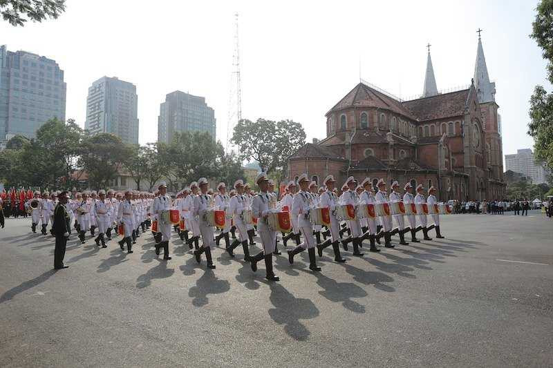 Hình ảnh đầu tiên lễ diễu binh mừng 40 năm ngày thống nhất