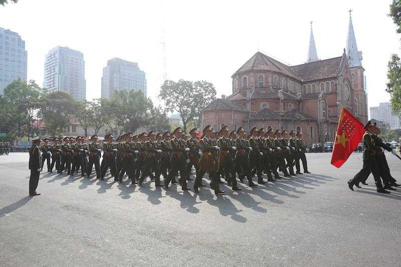 Hình ảnh đầu tiên lễ diễu binh mừng 40 năm ngày thống nhất