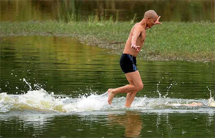Trên thực tế, 'Thủy Thượng Phiêu' cũng là một trong những môn khinh công nổi tiếng của Thiếu Lâm.