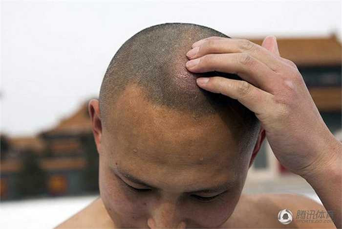 Thiết đầu công lấy đầu làm vũ khí, là một quả trùy thép lợi hại có thể đập vỡ đá tảng, đập lồi tấm thép.