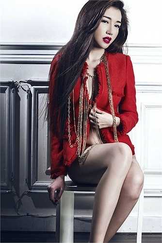 Hình ảnh quyến rũ của Elly Trần.