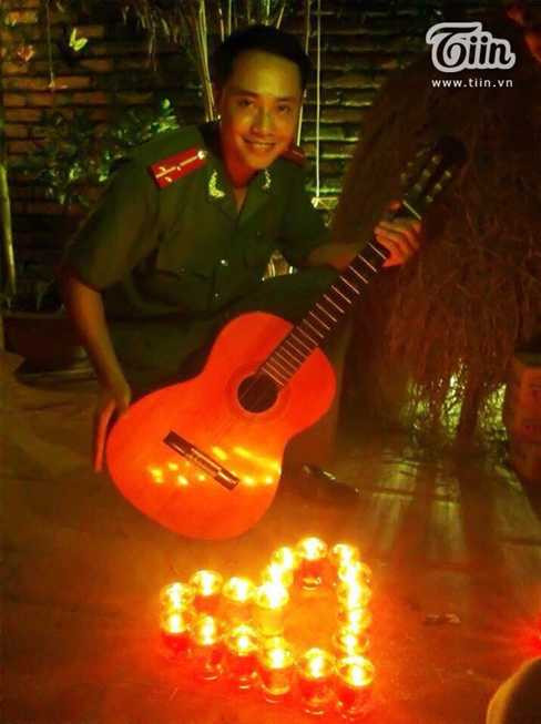 Thầy giáo công an