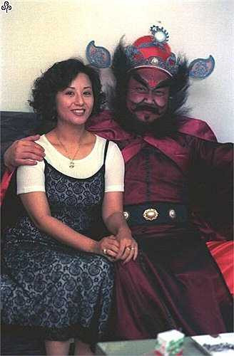 'Tôi béo thế này phần lớn là nhờ vợ. Cô ấy nấu ăn rất ngon', Kim Siêu Quần chia sẻ. Ảnh chụp trong thời gian nghệ sĩ gạo cội đóng Thiên sứ Chung Quỳ.